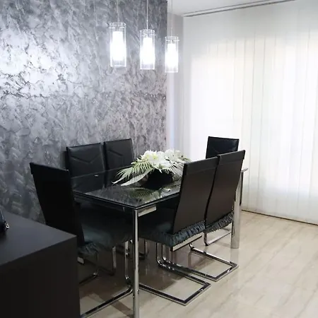 Con Jacuzzi Apartment
