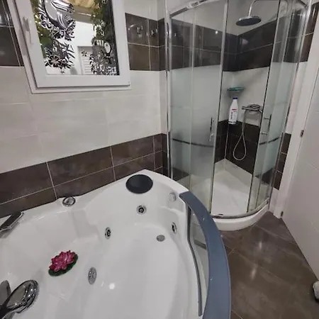 아파트 Con Jacuzzi *